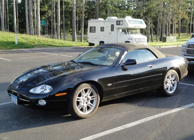 Jaguar XK - 4