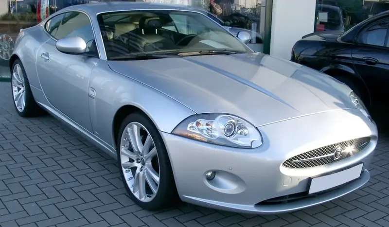 Jaguar XK - 4