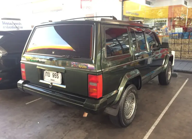 Jeep Cherokee - 2