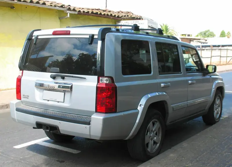 Jeep Commander - 2