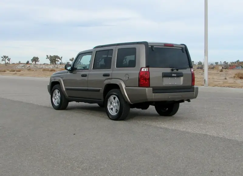 Jeep Commander - 4