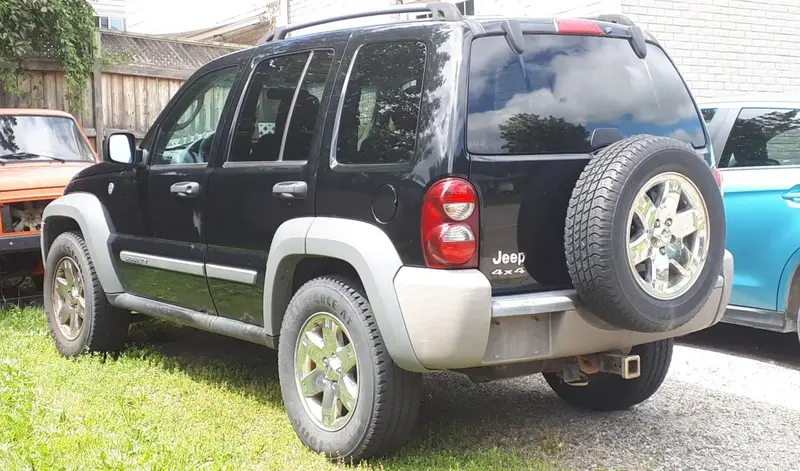 Jeep Liberty - 2