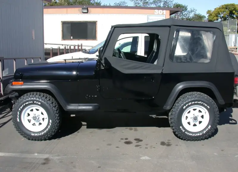 Jeep Wrangler - 2