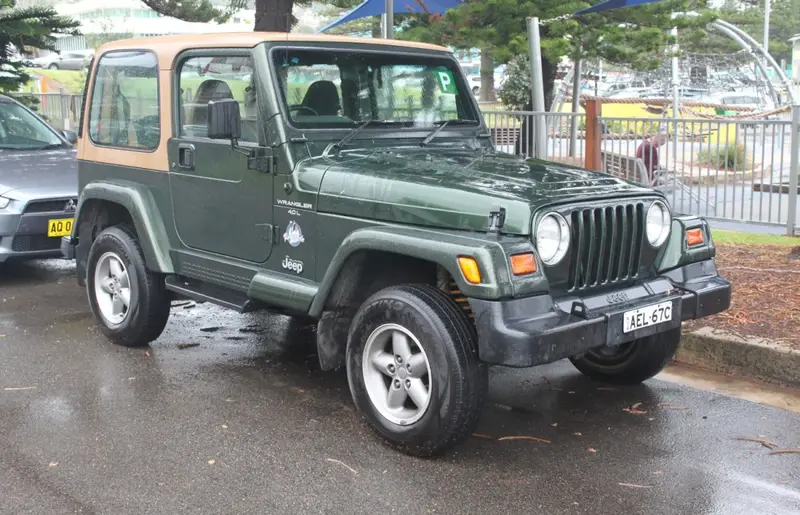 Jeep Wrangler - 2