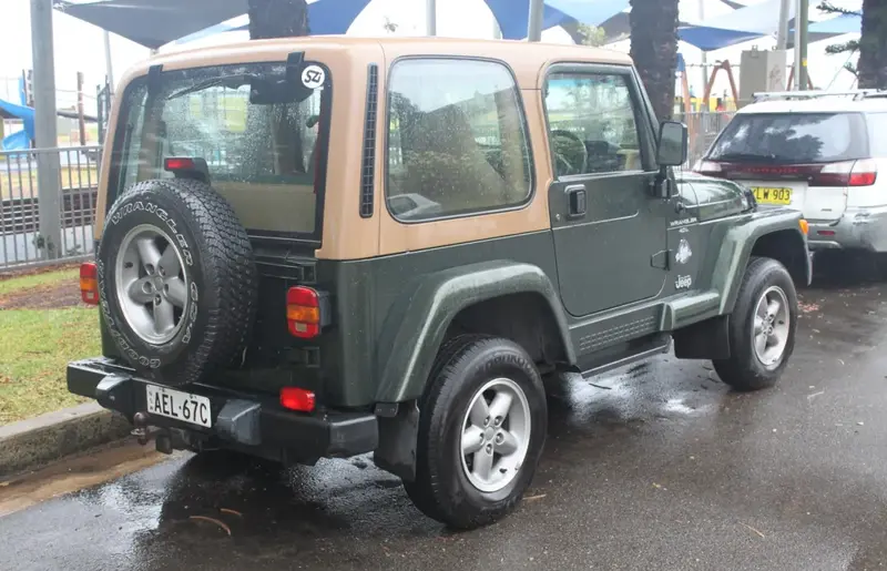 Jeep Wrangler - 3