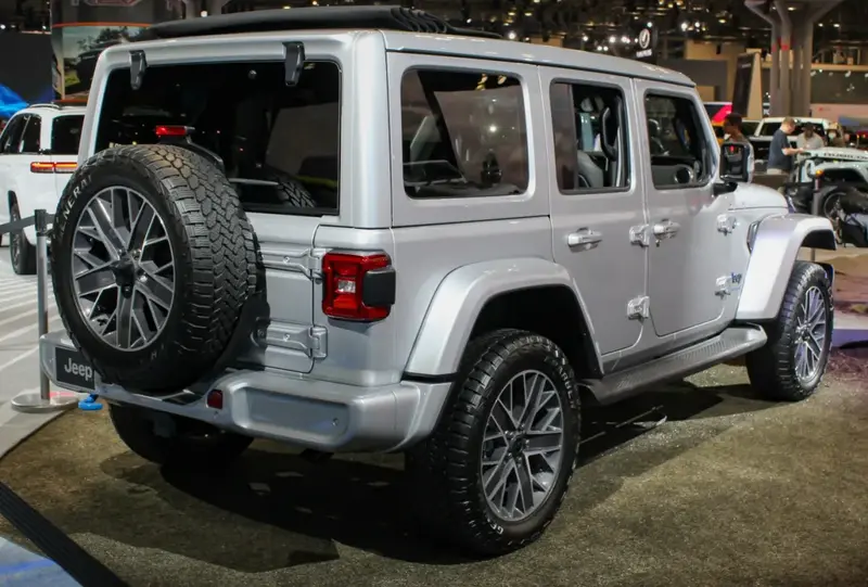 Jeep Wrangler - 2