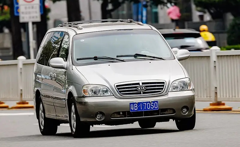 Kia Sedona - 2