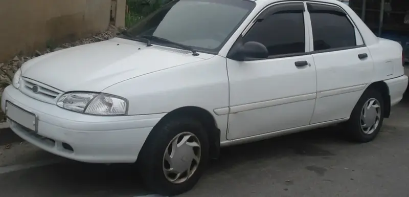 Kia Avella - 3