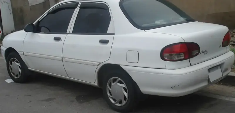Kia Avella - 4