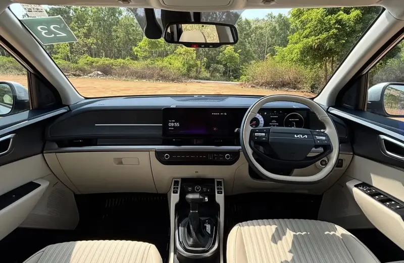 Kia Carens - 3