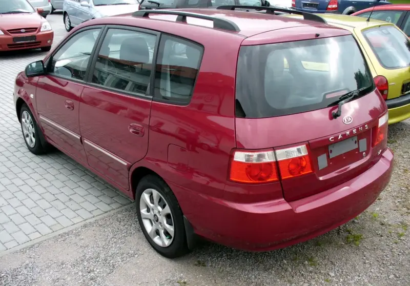 Kia Carens - 6