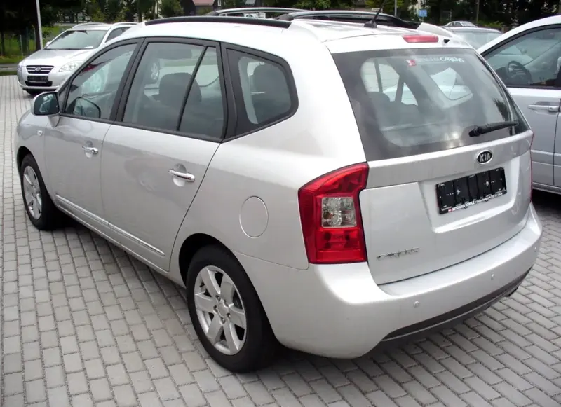 Kia Carens - 2