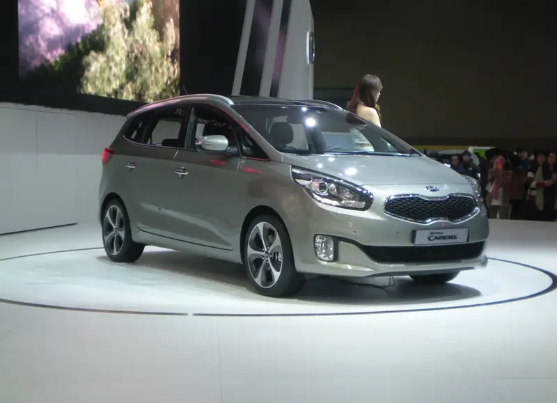 Kia Carens - 2