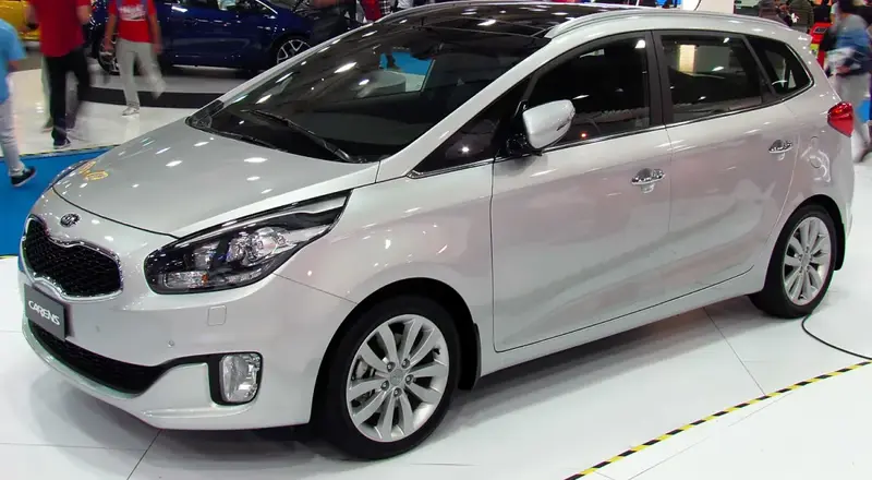 Kia Carens - 4