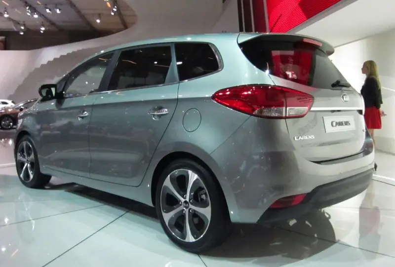 Kia Carens - 6