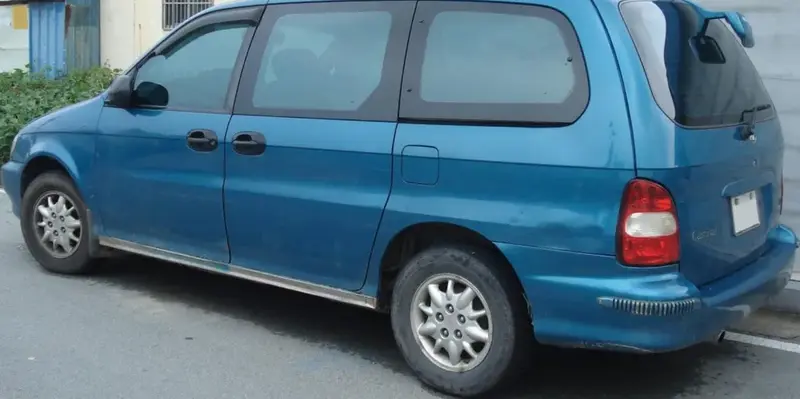 Kia Carnival - 2