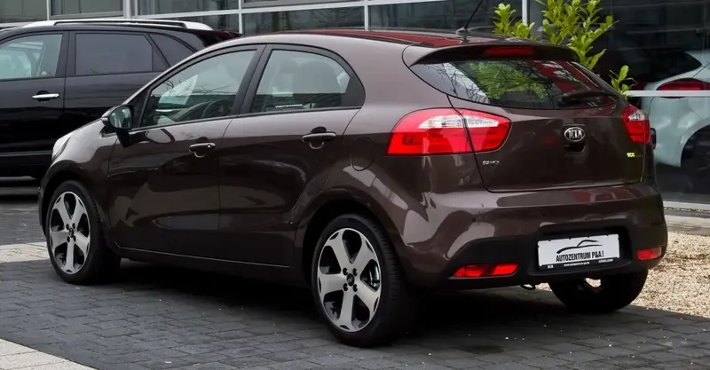 Kia Rio - 4