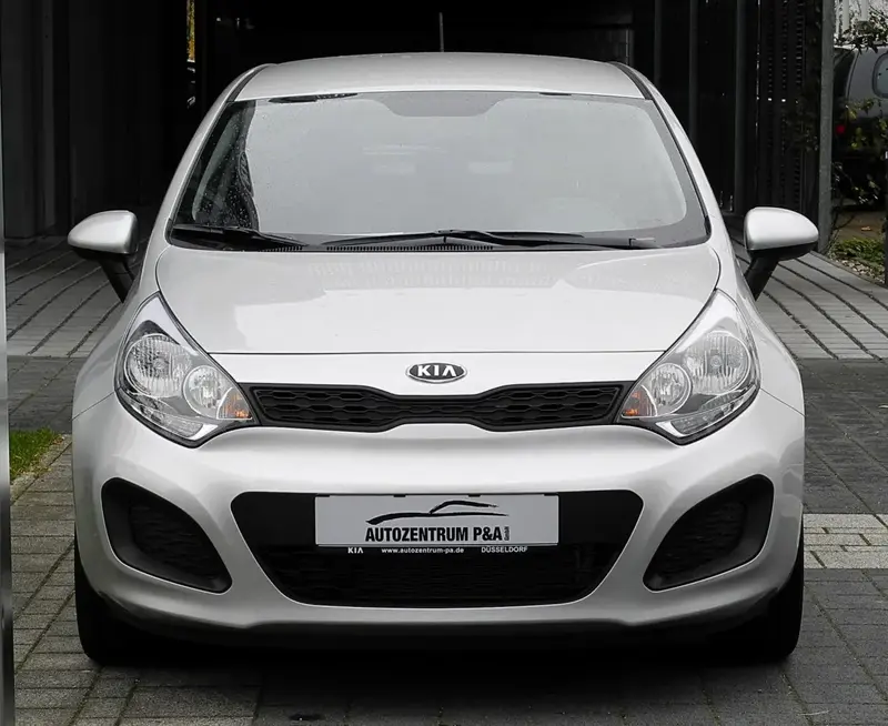 Kia Rio - 5