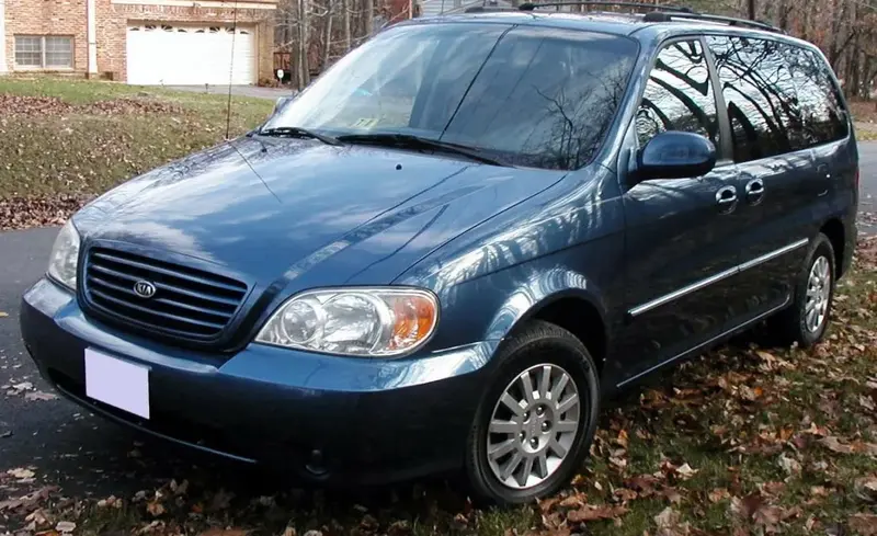 Kia Sedona - 2