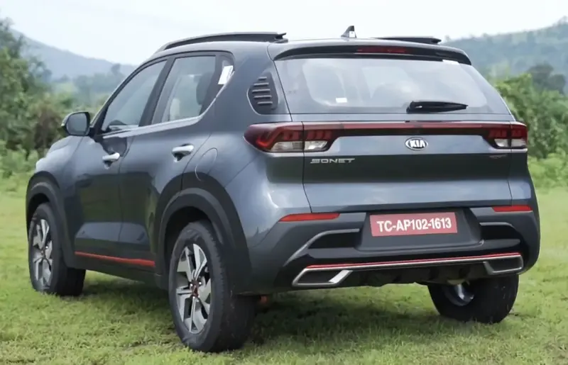 Kia Sonet - 2