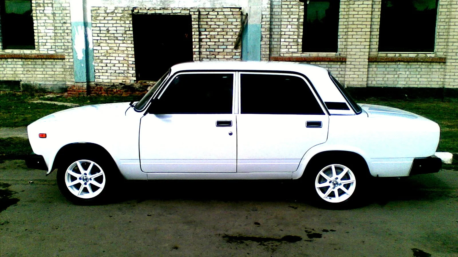 Lada 2105 21054