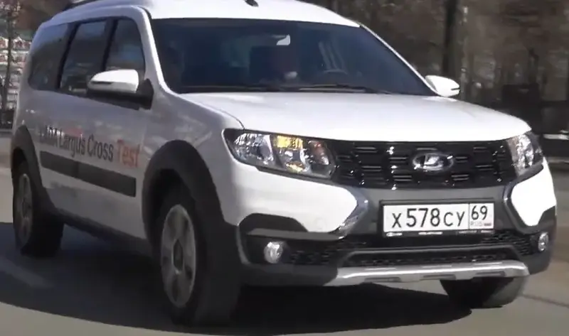 Lada Largus Largus Cross (facelift 2021)