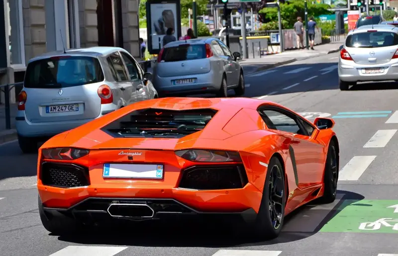 Lamborghini Aventador - 4