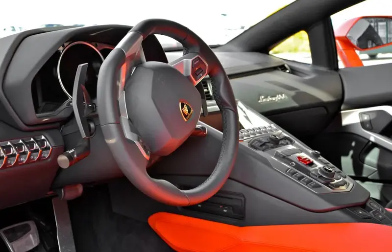 Lamborghini Aventador - 5