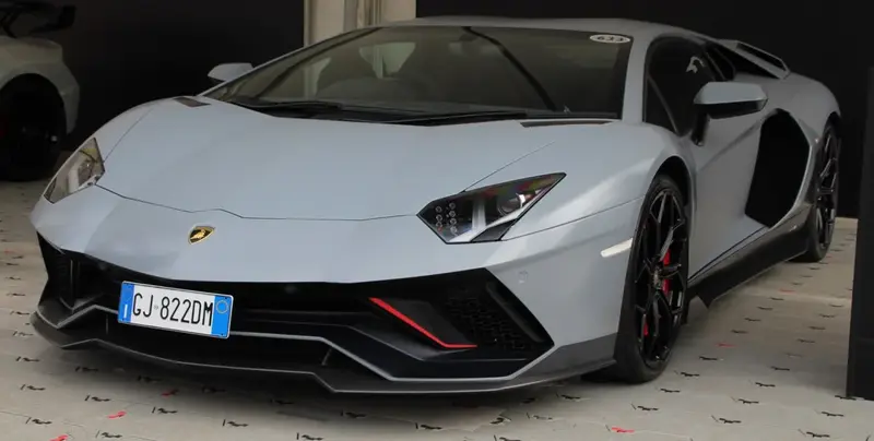 Lamborghini Aventador - 3