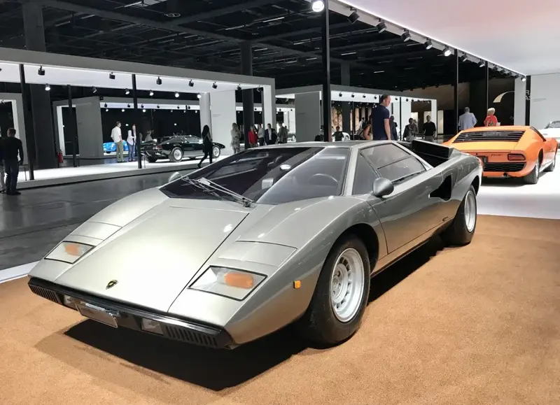 Lamborghini Countach - 2