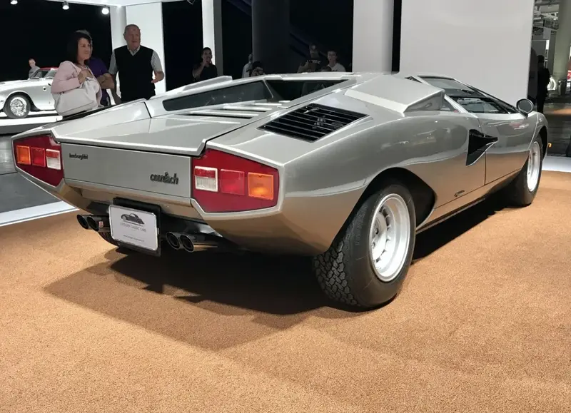 Lamborghini Countach - 3