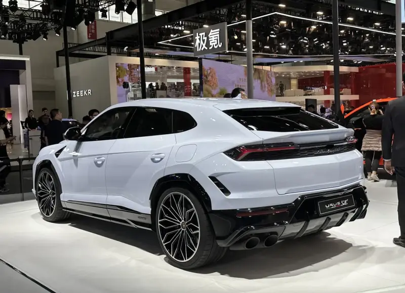 Lamborghini Urus - 2