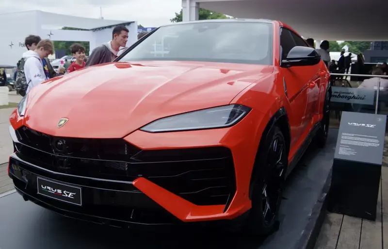 Lamborghini Urus - 3