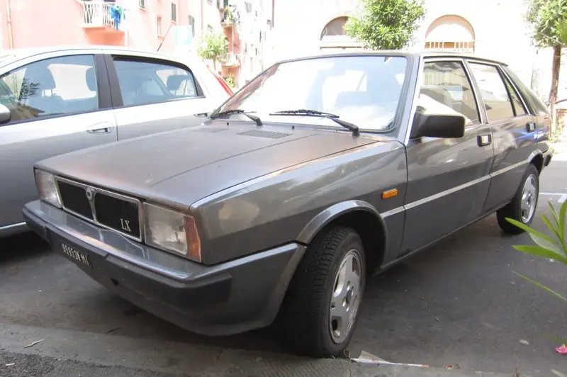 Lancia Delta - 2