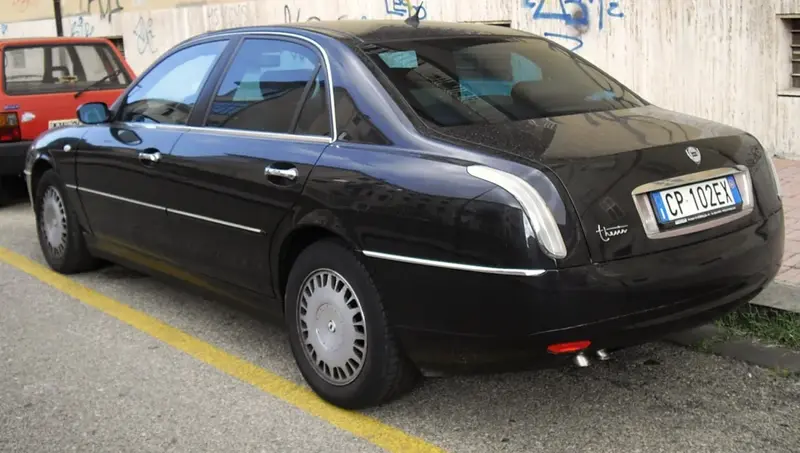 Lancia Thesis - 2