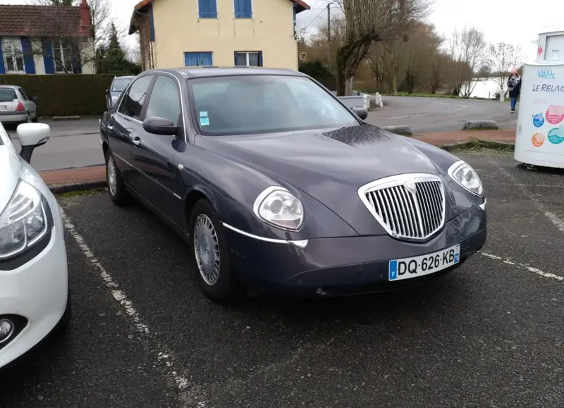 Lancia Thesis - 3