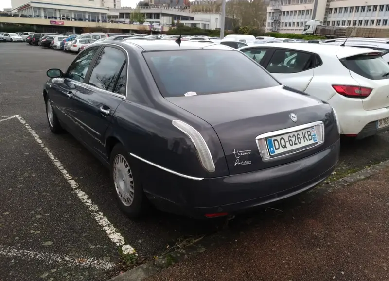 Lancia Thesis - 4