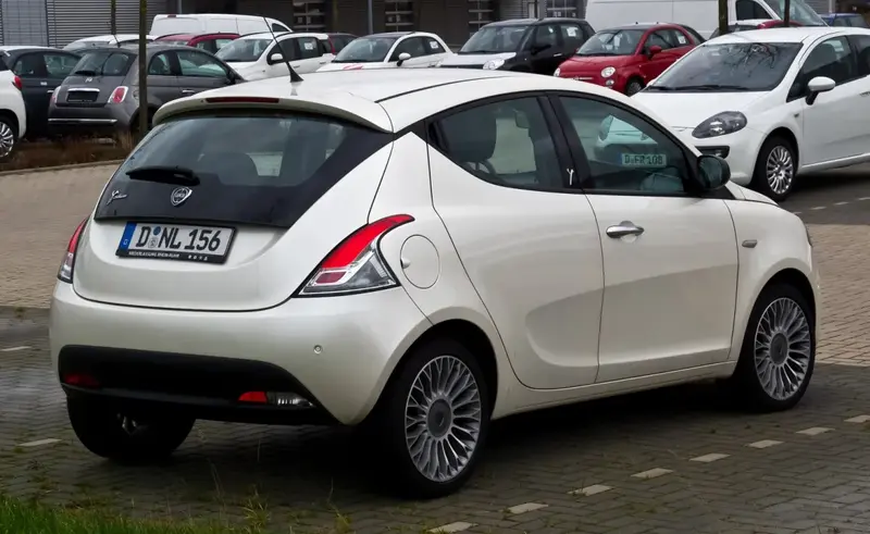Lancia Ypsilon - 2