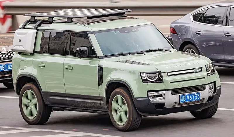 Land Rover Defender - 4