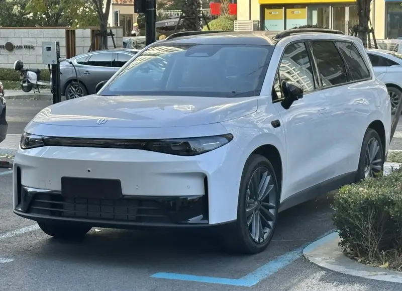 Leapmotor C16