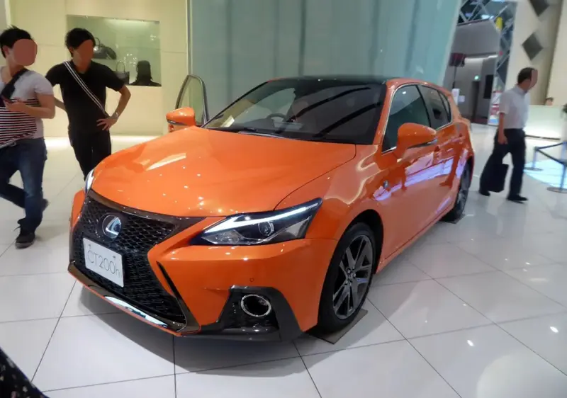 Lexus CT - 4