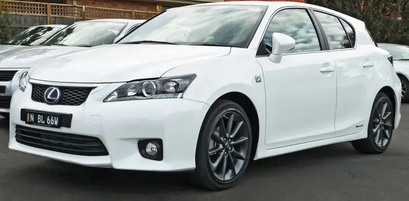 Lexus CT - 3