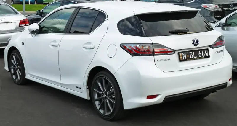 Lexus CT - 4