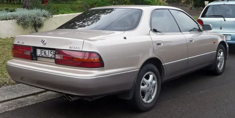 Lexus ES - 4