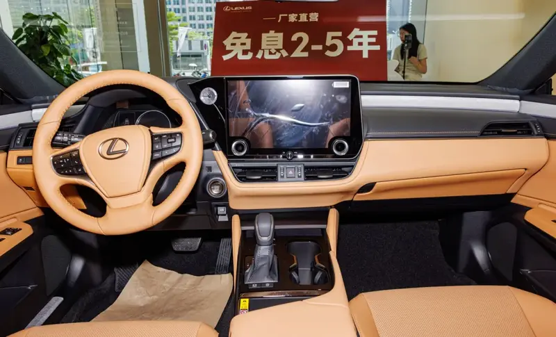 Lexus ES - 3