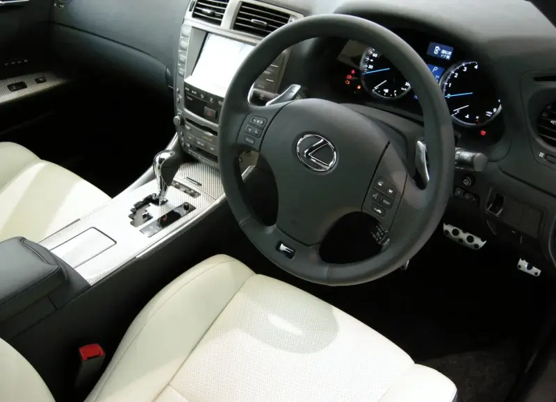 Lexus IS - 3