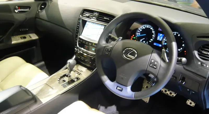 Lexus IS - 6