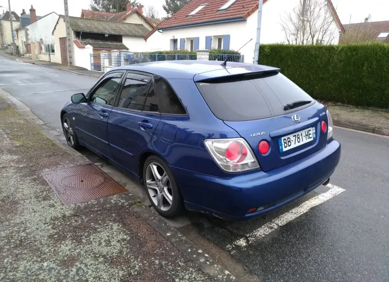 Lexus IS - 2