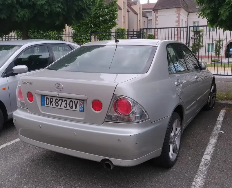Lexus IS - 4