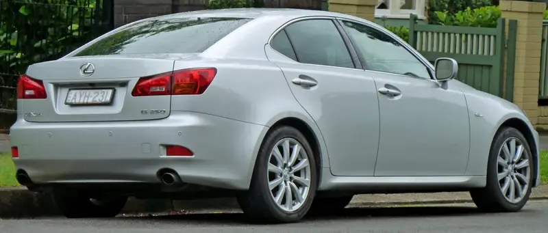 Lexus IS - 2